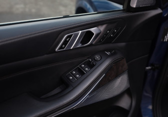 Подержанный автомобиль BMW X5 2019 года (27 фото)