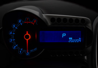 Подержанный автомобиль Chevrolet Aveo Sedan 2012 года (18 фото)