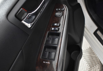 Подержанный автомобиль Toyota Camry Sedan 2017 года (20 фото)