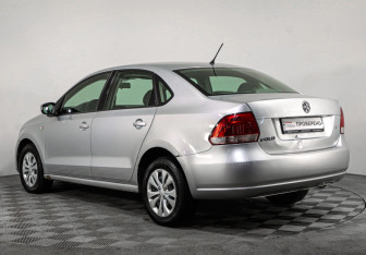 Подержанный автомобиль Volkswagen Polo Sedan 2014 года (13 фото)