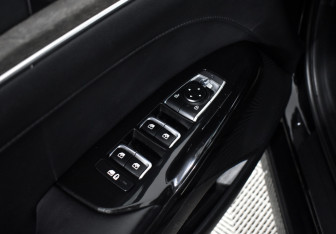 Подержанный автомобиль Kia K5 2021 года (10 фото)