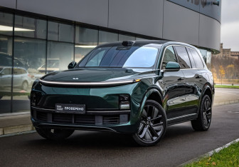 Подержанный автомобиль LiXiang L9 2023 года (1 фото)