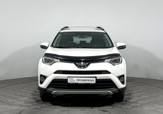 Подержанный автомобиль Toyota RAV4 2016 года (2 фото)