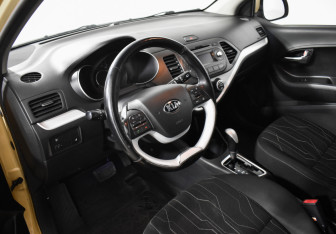 Подержанный автомобиль Kia Picanto 2015 года (9 фото)