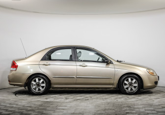 Подержанный автомобиль Kia Cerato Sedan 2008 года (4 фото)