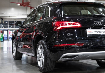 Подержанный автомобиль Audi Q5 2017 года (11 фото)