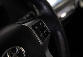 Подержанный автомобиль Toyota Land Cruiser Prado 2016 года (22 фото)