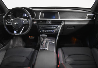 Подержанный автомобиль Kia Optima Sedan 2019 года (13 фото)