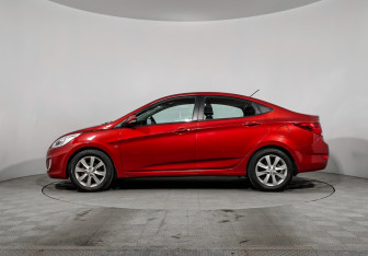 Подержанный автомобиль Hyundai Solaris Sedan 2013 года (8 фото)