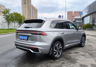 Подержанный автомобиль Geely Monjaro 2023 года (4 фото)