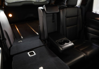 Подержанный автомобиль Jeep Grand Cherokee 2013 года (27 фото)