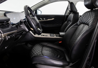 Подержанный автомобиль Exeed TXL 2022 года (18 фото)