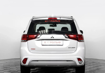 Новый Mitsubishi Outlander 2022 (4 фото)