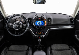 Подержанный автомобиль MINI Countryman 2018 года (11 фото)