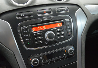 Подержанный автомобиль Ford Mondeo Sedan 2014 года (16 фото)