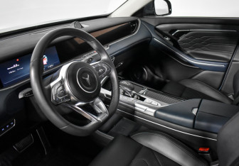 Подержанный автомобиль Voyah Free 2023 года (9 фото)