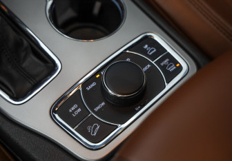 Подержанный автомобиль Jeep Grand Cherokee 2021 года (22 фото)
