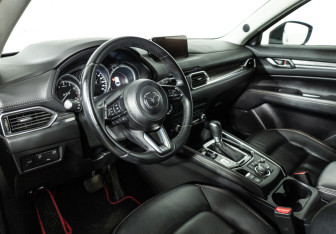 Подержанный автомобиль Mazda CX-5 2019 года (11 фото)