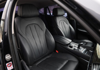 Подержанный автомобиль BMW X6 2016 года (24 фото)