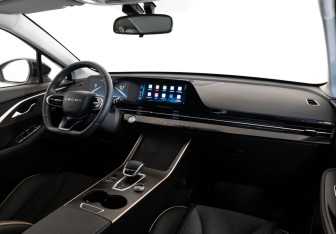 Подержанный автомобиль Omoda C5 2023 года (10 фото)