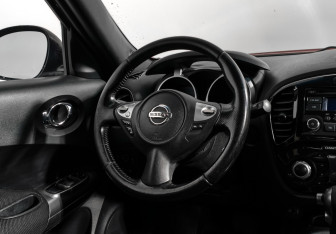 Подержанный автомобиль Nissan Juke 2013 года (15 фото)