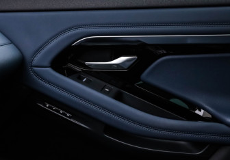 Подержанный автомобиль Land Rover Range Rover Evoque 2020 года (25 фото)