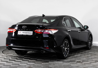 Подержанный автомобиль Toyota Camry Sedan 2019 года (7 фото)