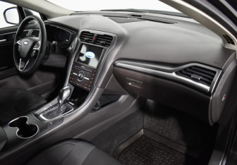 Подержанный автомобиль Ford Mondeo Sedan 2017 года (12 фото)