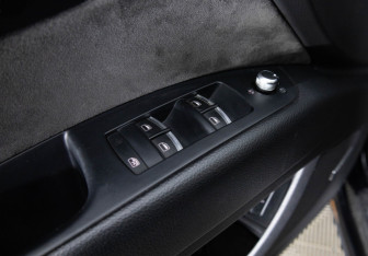 Подержанный автомобиль Audi Q7 2012 года (17 фото)