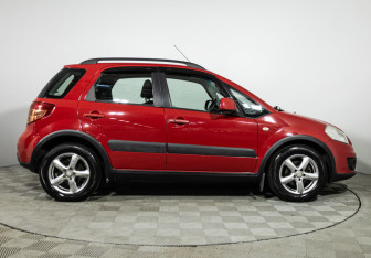 Подержанный автомобиль Suzuki SX4 Hatchback 2011 года (4 фото)