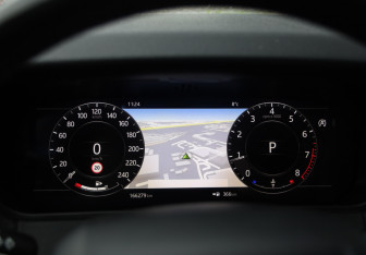 Подержанный автомобиль Land Rover Range Rover Velar 2019 года (15 фото)