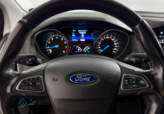 Подержанный автомобиль Ford Focus Sedan 2018 года (17 фото)