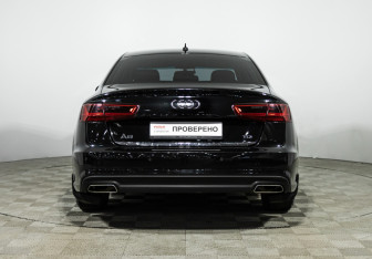 Подержанный автомобиль Audi A6 Sedan 2018 года (6 фото)