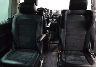 Подержанный автомобиль Volkswagen Multivan 2018 года (12 фото)