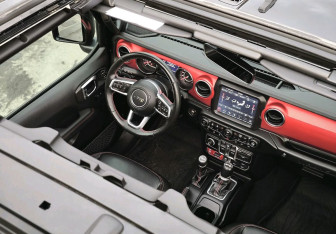 Подержанный автомобиль Jeep Wrangler 2020 года (13 фото)