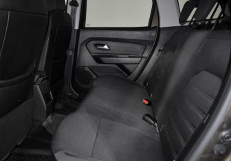 Подержанный автомобиль Renault Duster 2022 года (11 фото)