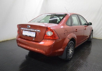 Подержанный автомобиль Ford Focus Sedan 2008 года (5 фото)