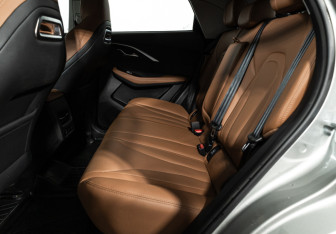 Подержанный автомобиль Omoda C5 2023 года (10 фото)