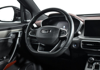 Подержанный автомобиль Geely Coolray 2021 года (15 фото)