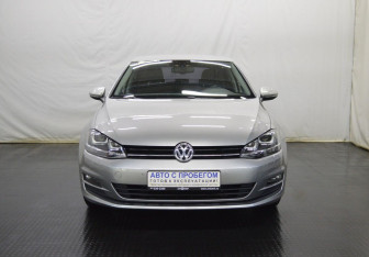 Подержанный автомобиль Volkswagen Golf Hatchback 2013 года (2 фото)