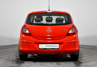 Подержанный автомобиль Opel Corsa 2007 года (6 фото)