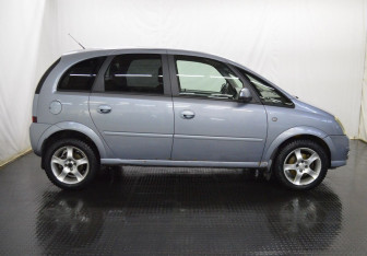 Подержанный автомобиль Opel Meriva 2007 года (4 фото)