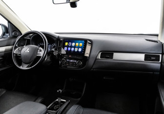 Подержанный автомобиль Mitsubishi Outlander 2013 года (9 фото)