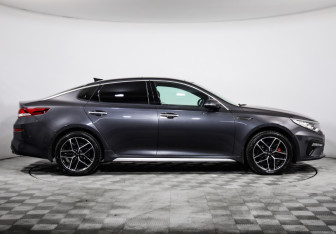 Подержанный автомобиль Kia Optima Sedan 2018 года (5 фото)