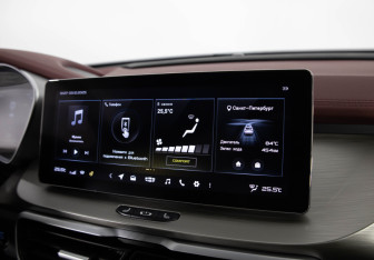 Подержанный автомобиль Geely Coolray 2023 года (18 фото)