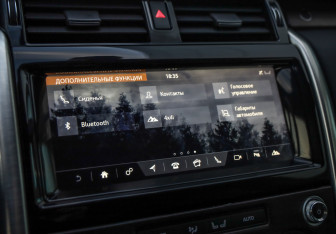 Подержанный автомобиль Land Rover Discovery 2018 года (17 фото)