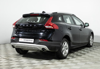 Подержанный автомобиль Volvo V40 Cross Country 2017 года (5 фото)