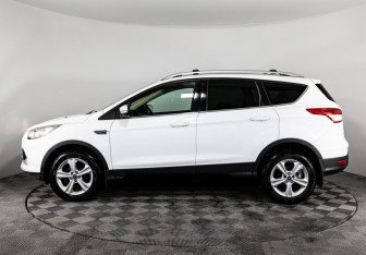 Подержанный автомобиль Ford Kuga 2013 года (8 фото)