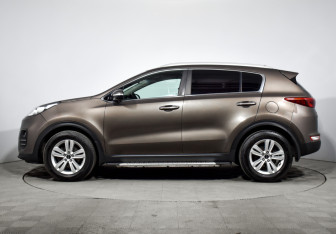 Подержанный автомобиль Kia Sportage 2017 года (8 фото)