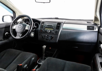 Подержанный автомобиль Nissan Tiida Sedan 2010 года (9 фото)